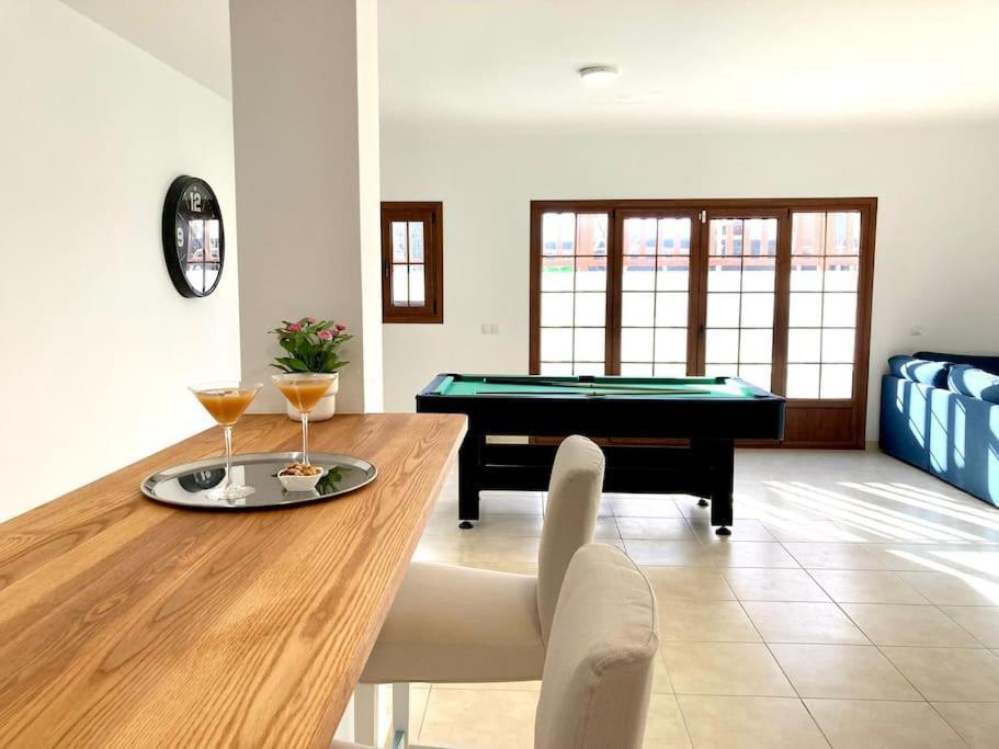 Luxury 4-Bedroom Villa With Heated Pool + Sea View Playa Blanca  Exterior foto