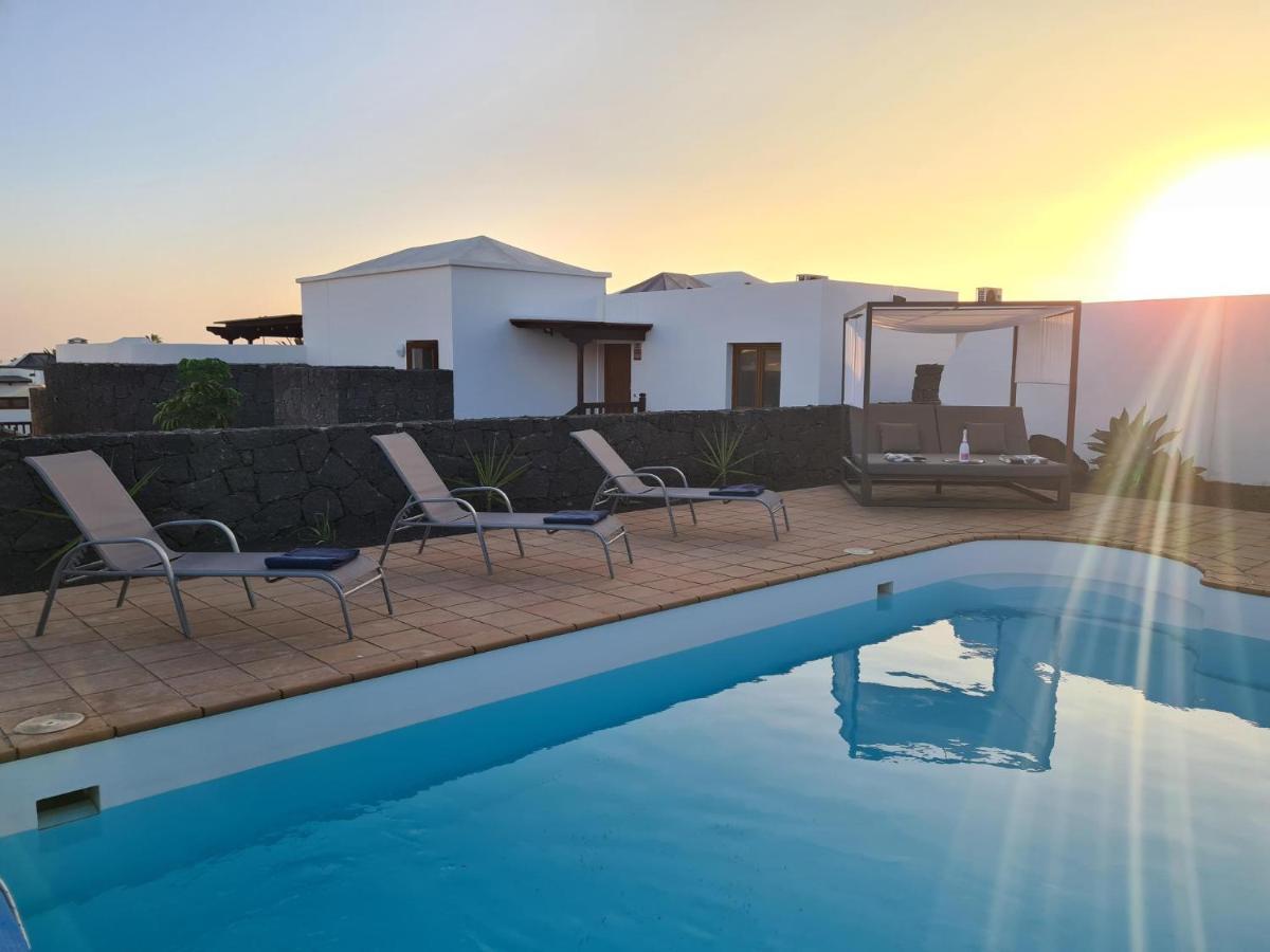 Luxury 4-Bedroom Villa With Heated Pool + Sea View Playa Blanca  Exterior foto